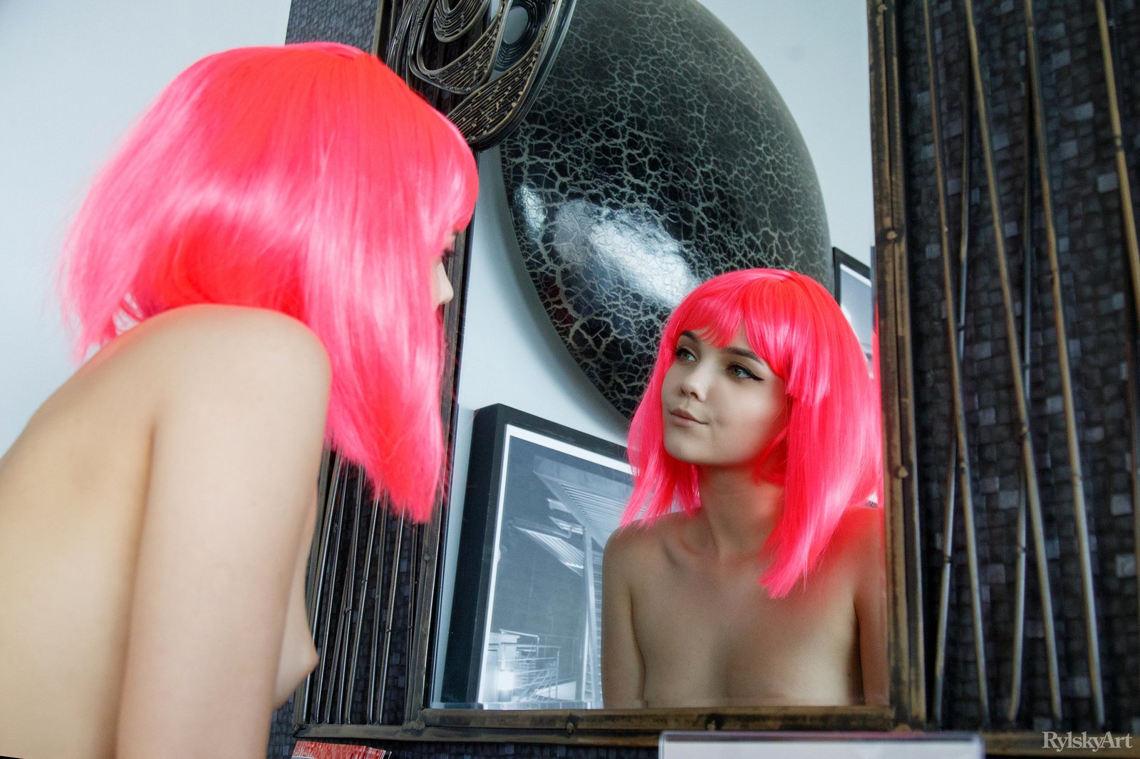 Девушки с розовыми волосами в порно фото